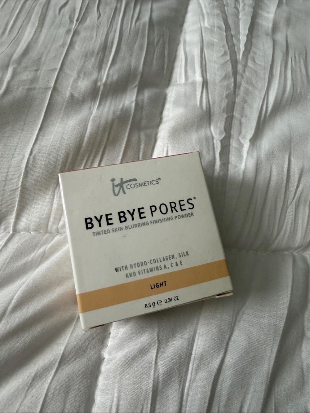 IT Cosmetics Bye Bye Pores Tinted Finishing Powder - Light